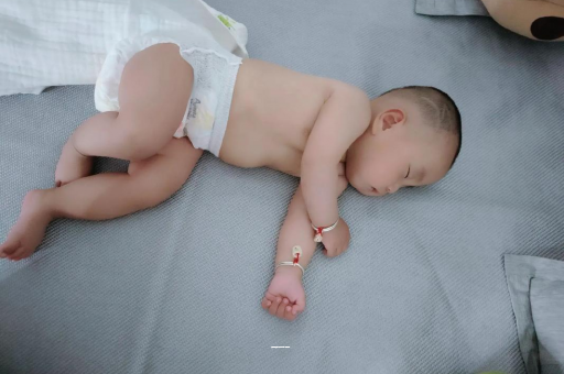 西双版纳三个月宝宝发育标准
